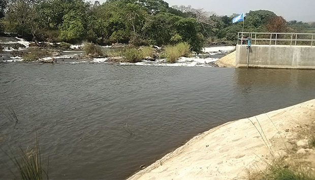 Per&iacute;metro irrigado no Cuanza-Norte