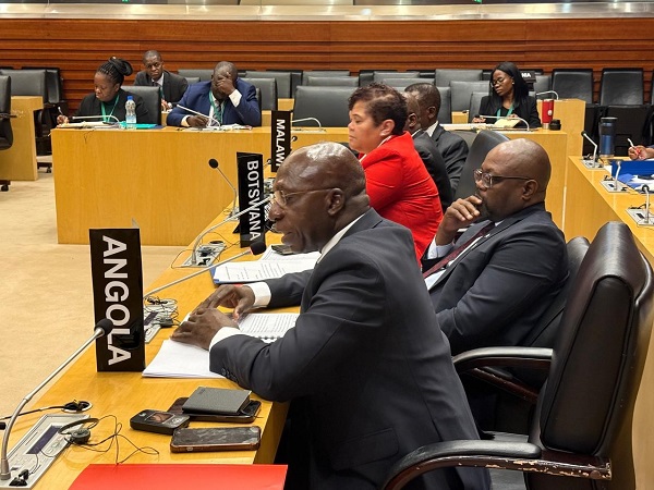 Ministro das Rela&ccedil;&otilde;es Exteriores, T&eacute;te Ant&oacute;nio, participou, em Adis Abeba, Eti&oacute;pia, na reuni&atilde;o ministerial da Regi&atilde;o da &Aacute;frica Austral