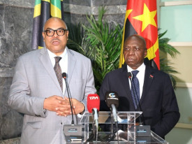 Ministros angolano das Rela&ccedil;&otilde;es Exteriores, T&eacute;te Ant&oacute;nio, e dos Neg&oacute;cios Estrangeiros e Coopera&ccedil;&atilde;o da &Aacute;frica Oriental tanzaniano, Mahmoud Thabit Kombo - MIREX