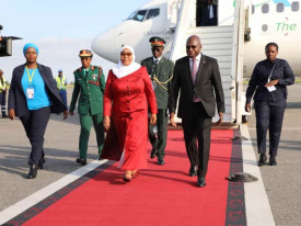 Presidente da Tanz&acirc;nia em Luanda - DR/Arquivo