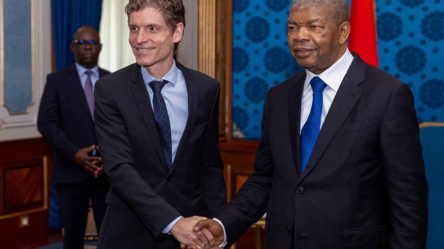 Embaixador da B&eacute;lgica acreditado em Angola, St&eacute;phane Doppagne, despede-se do Presidente da Rep&uacute;blica, Jo&atilde;o Louren&ccedil;o