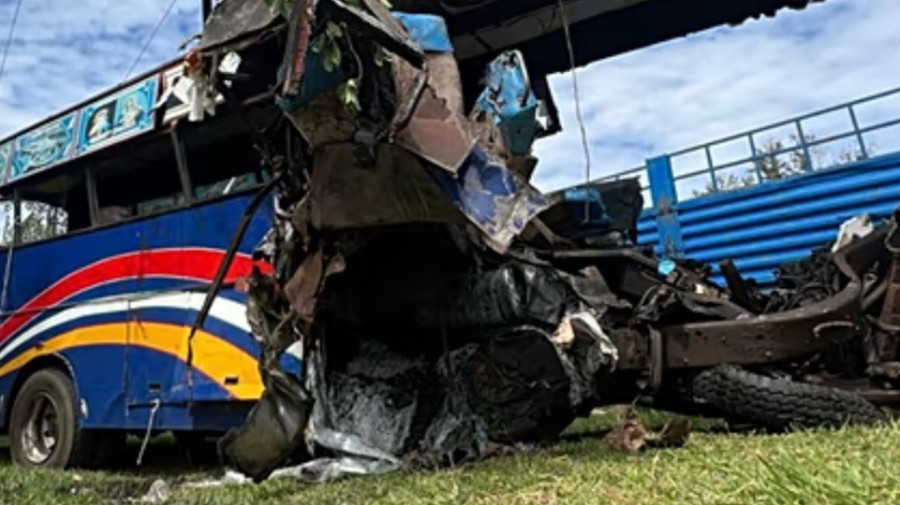 Acidente rodovi&aacute;rio causa morte a 14 pessoas no Uganda