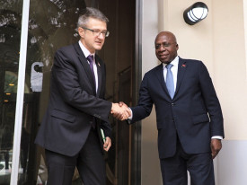 Ministro das Rela&ccedil;&otilde;es Exteriores, T&eacute;te Ant&oacute;nio, recebe em audi&ecirc;ncia Milo Perii, embaixador da S&eacute;rvia acreditado em Angola - MIREX