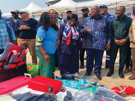 Cooperativas de pescadores artesanais no Zaire recebem material  - DR