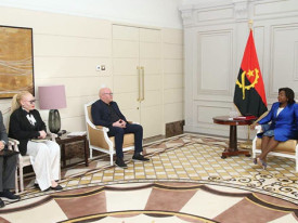 Membros do Movimento Pr&oacute;-Albino recebidos pela Vice-Presidente da Rep&uacute;blica  - DR