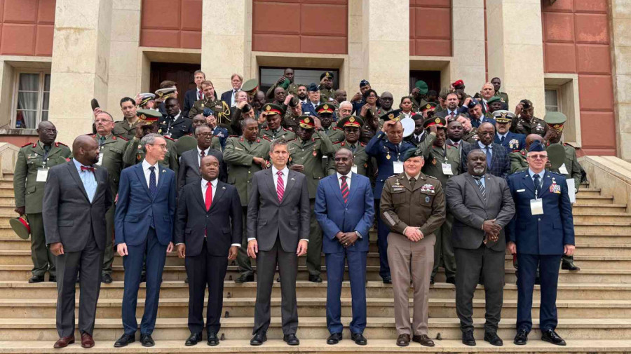 Delega&ccedil;&otilde;es de Angola e dos EUA