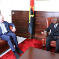 Ministro das Rela&ccedil;&otilde;es Exteriores, T&eacute;te Ant&oacute;nio, recebeu Lukas Schifferle, Encarregado de Neg&oacute;cios da Embaixada da Confedera&ccedil;&atilde;o Su&iacute;&ccedil;a em Angola