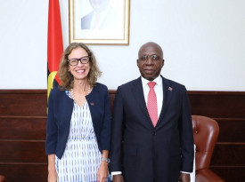 Embaixadora da Uni&atilde;o Europeia acreditada em Angola, Ros&aacute;rio Paes, apresentou cumprimentos de despedida ao ministro das Rela&ccedil;&otilde;es Exteriores, T&eacute;te Ant&oacute;nio - MIREX