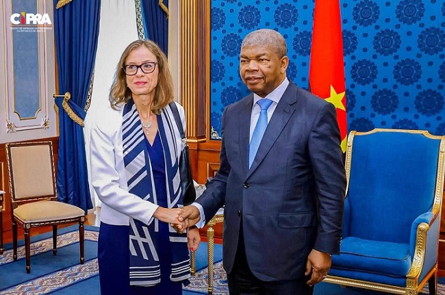 Embaixadora cessante da Uni&atilde;o Europeia em Angola, Ros&aacute;rio Bento Pais, despediu-se do Presidente da Rep&uacute;blica, Jo&atilde;o Louren&ccedil;o
