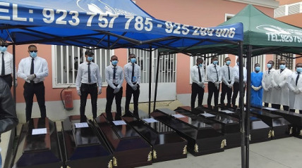 Restos mortais das v&iacute;timas do acidente do Cuanza Sul entregues &agrave;s fam&iacute;lias