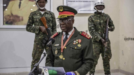 Presidente de transi&ccedil;&atilde;o da Guine Bissau rejeita alega&ccedil;&otilde;es sobre referendo