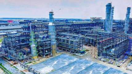 Refinaria Dangote na Nig&eacute;ria garante financiamento antes de entrar na bolsa de valores