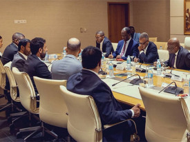 Delega&ccedil;&otilde;es de Angola e do Sultanato de Om&atilde; - Edi&ccedil;&otilde;es Novembro