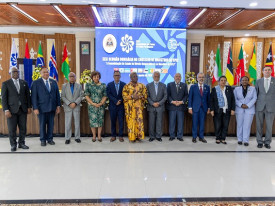 Secret&aacute;ria de Estado para as Rela&ccedil;&otilde;es Exteriores, Esmeralda Mendon&ccedil;a (3&ordf; esq.) participou, em Timor Leste, na reuni&atilde;o do Conselho de Ministros da CPLP - DR