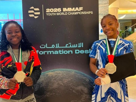 St&eacute;lvia Munhanha, na categoria dos -44 kg, e Gabriela Cerqueira, nos -40 kg, conquistam medalhas de prata no Mundial Juvenil de MMA - Cedida