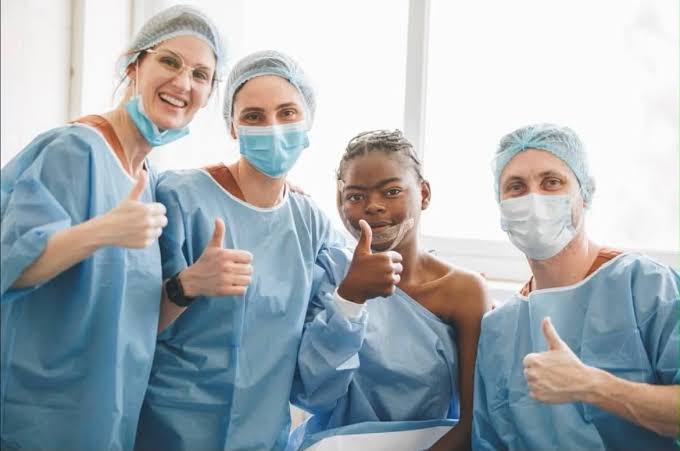 Membros da Miss&atilde;o de cirurgia reconstrutiva 