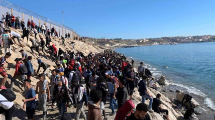Marrocos refor&ccedil;a vigil&acirc;ncia nas fronteiras de Ceuta e Melilla