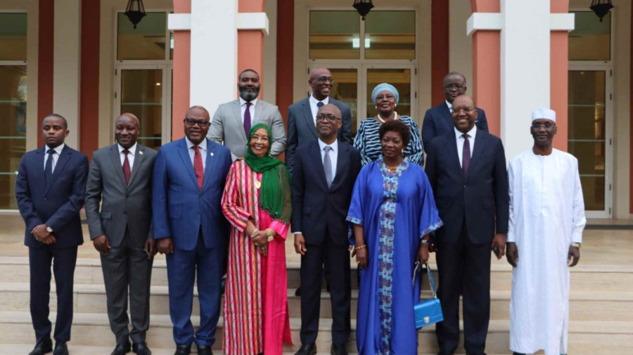 Membros das delega&ccedil;&otilde;es de Angola e da CEEAC