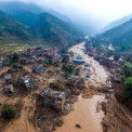 Inunda&ccedil;&atilde;o repentina mata cerca de 300 pessoas no Nepal
