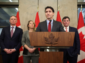 Canad&aacute; anuncia tarifas retaliat&oacute;rias at&eacute; 50% contra os Estados Unidos - DR