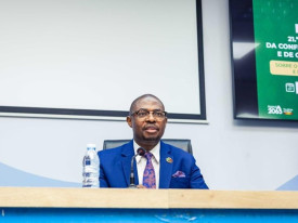Embaixador de Angola na Eti&oacute;pia e representante permanente junto da Uni&atilde;o Africana, Miguel Bembe, porta-voz da Cimeira da Uni&atilde;o Africana - Edi&ccedil;&otilde;es Novembro