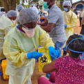 Rep&uacute;blica Democr&aacute;tica do Congo lan&ccedil;a vacina&ccedil;&atilde;o contra o &Eacute;bola