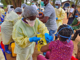 Rep&uacute;blica Democr&aacute;tica do Congo lan&ccedil;a vacina&ccedil;&atilde;o contra o &Eacute;bola - DR
