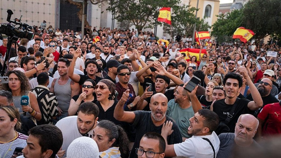 Crise migrat&oacute;ria em Ceuta gera protestos e confrontos