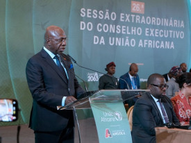 Ministro das Rela&ccedil;&otilde;es Exteriores, T&eacute;te Ant&oacute;nio, discursa na abertura da sess&atilde;o extraordin&aacute;ria do Conselho Executivo da Uni&atilde;o Africana - Edi&ccedil;&otilde;es Novembro