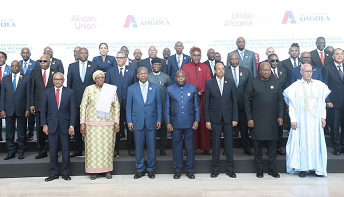 Chefes de Estado e de Governo participantes na Cimeira Extraordin&aacute;ria da Uni&atilde;o Africana