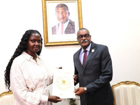 Enviada especial do Sud&atilde;o do Sul, Adut Salva Kiir Mayardit, entrega mensagem dirigida ao Presidente da Rep&uacute;blica, Jo&atilde;o Louren&ccedil;o - MIREX