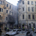 Guerra na Ucr&acirc;nia: ataques russos atingem Kyiv e outras Cidades