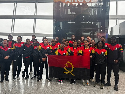 Selec&ccedil;&atilde;o nacional de Nata&ccedil;&atilde;o no Campeonato Africano da Zona IV, que se disputa no Botswana