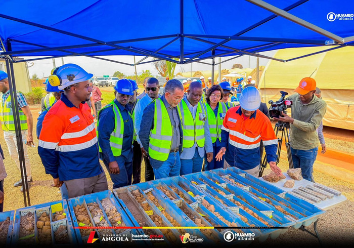 Ministro dos Recursos Minerais, Petr&oacute;leo e G&aacute;s, diamantino Azevedo, visita projecto de Refinaria de Elementos Terras Raras do Longonjo, no Huambo