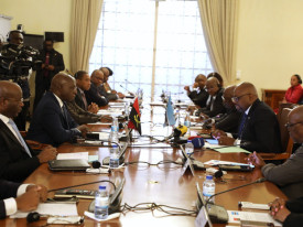 Angola e Botswana realizam primeira reuni&atilde;o da Comiss&atilde;o Mista Bilateral, dirigida pelos chefes da diplomacia dos dois pa&iacute;ses - MIREX