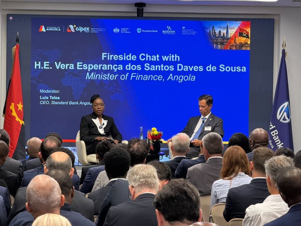 Ministra das Finan&ccedil;as, Vera Daves, no F&oacute;rum de Neg&oacute;cios e Investimentos Angola-Reino Unido, em Londres