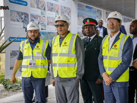 Presidente do Botswana, Duma Gideon Boko (centro), visitou as obras da futura Refinaria do Lobito - CIPRA