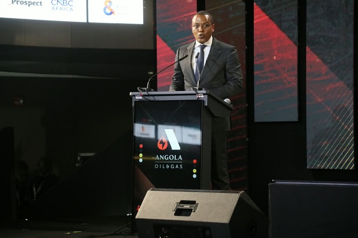 Ministro de Estado para a Coordena&ccedil;&atilde;o Econ&oacute;mica, Jos&eacute; de Lima Massano, discursa na abertura na Confer&ecirc;ncia sobre Petr&oacute;leo e G&aacute;s em Angola