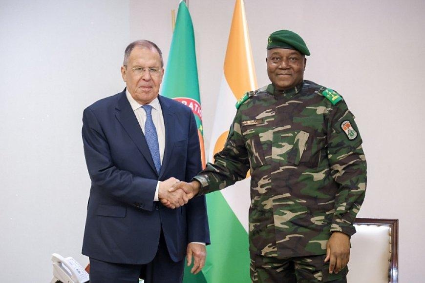 R&uacute;ssia e Arg&eacute;lia refor&ccedil;am apoio militar aos regimes do Sahel