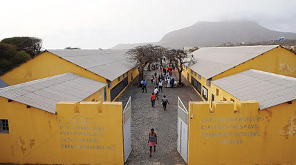 Familiares de presos do Campo de concentra&ccedil;&atilde;o do Tarrafal subscrevem peti&ccedil;&atilde;o 