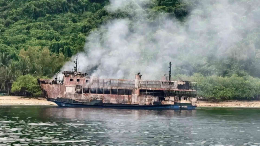 Filipinas retiram mais corpos de ferry destru&iacute;do por inc&ecirc;ndio