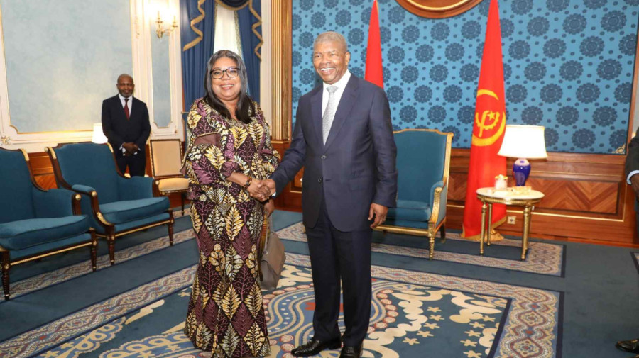 Embaixadora do Ghana, Mavis Esi Kusorgbor, despede-se de Jo&atilde;o Louren&ccedil;o 
