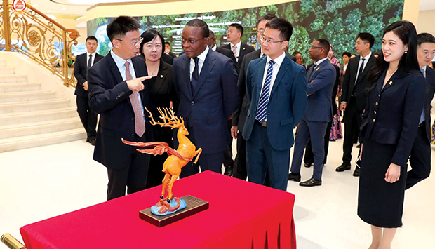 Presidente do Parlamento, Ad&atilde;o de Almeida, na China
