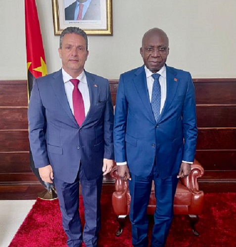 Ministro das Rela&ccedil;&otilde;es Exteriores, T&eacute;te Ant&oacute;nio, recebe presidente da C&acirc;mara de Com&eacute;rcio Angola-L&iacute;bano, Castro Nesser
