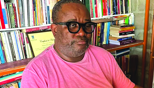 Cr&iacute;tico liter&aacute;rio Abreu Paxe
