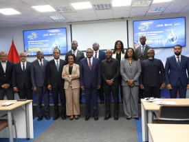 Participantes na confer&ecirc;ncia de imprensa sobre a quarta edi&ccedil;&atilde;o do F&oacute;rum Pan-Africano para a Cultura de Paz e N&atilde;o Viol&ecirc;ncia - Bienal de Luanda - Edi&ccedil;&otilde;es Novembro