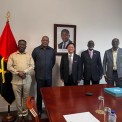 Ministro do Ensino Superior, Ci&ecirc;ncia, Tecnologia e Inova&ccedil;&atilde;o, Albano Ferreira (2&ordm; esq.), reuniu-se com respons&aacute;vel de universidade chinesa
