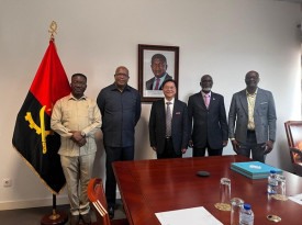 Ministro do Ensino Superior, Ci&ecirc;ncia, Tecnologia e Inova&ccedil;&atilde;o, Albano Ferreira (2&ordm; esq.), reuniu-se com respons&aacute;vel de universidade chinesa - DR