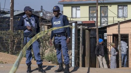 Pelo menos 11 mortos em assassinato em massa na &Aacute;frica do Sul