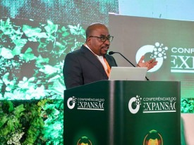 Secret&aacute;rio de Estado para Energia, Arlindo Carlos, discursa na abertura da quarta edi&ccedil;&atilde;o do F&oacute;rum Energia e Ambiente, promovido pelo Jornal Expans&atilde;o - DR